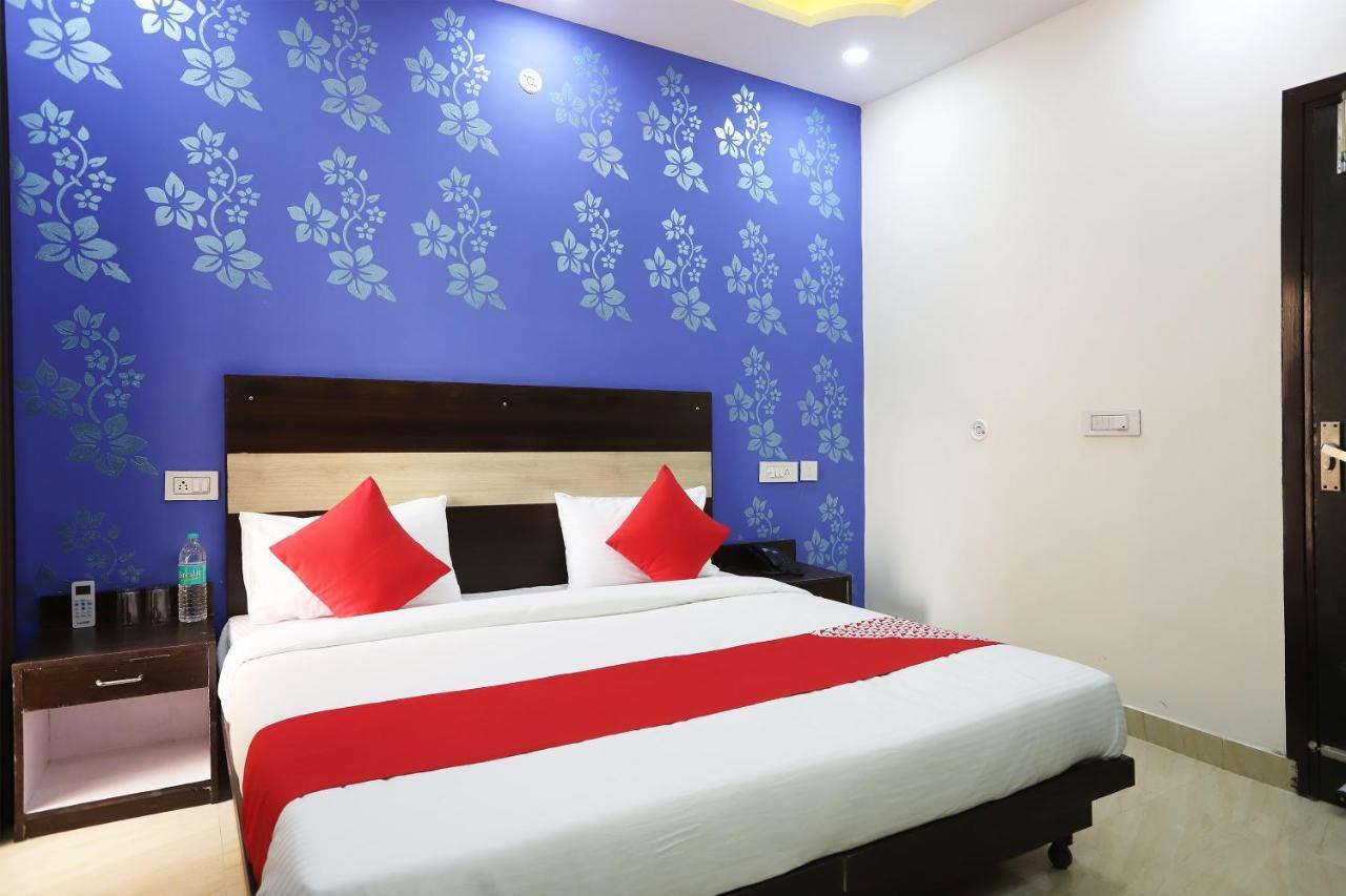 Oyo Flagship 42619 Diamond Key Hotel Delhi  Luaran gambar