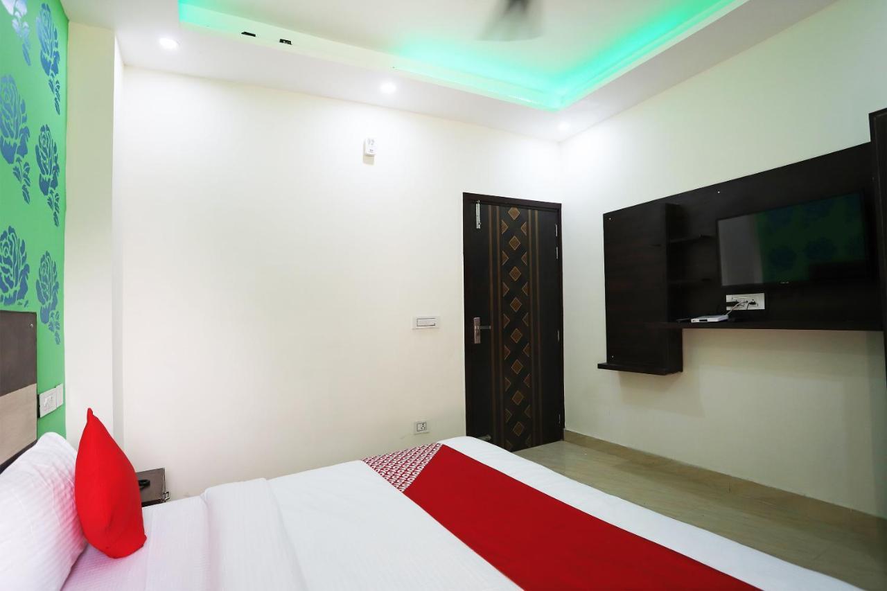 Oyo Flagship 42619 Diamond Key Hotel Delhi  Luaran gambar