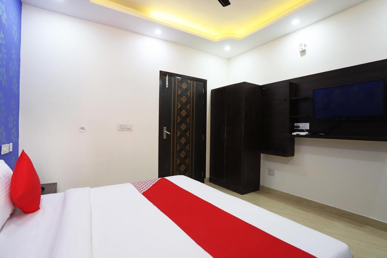 Oyo Flagship 42619 Diamond Key Hotel Delhi  Luaran gambar