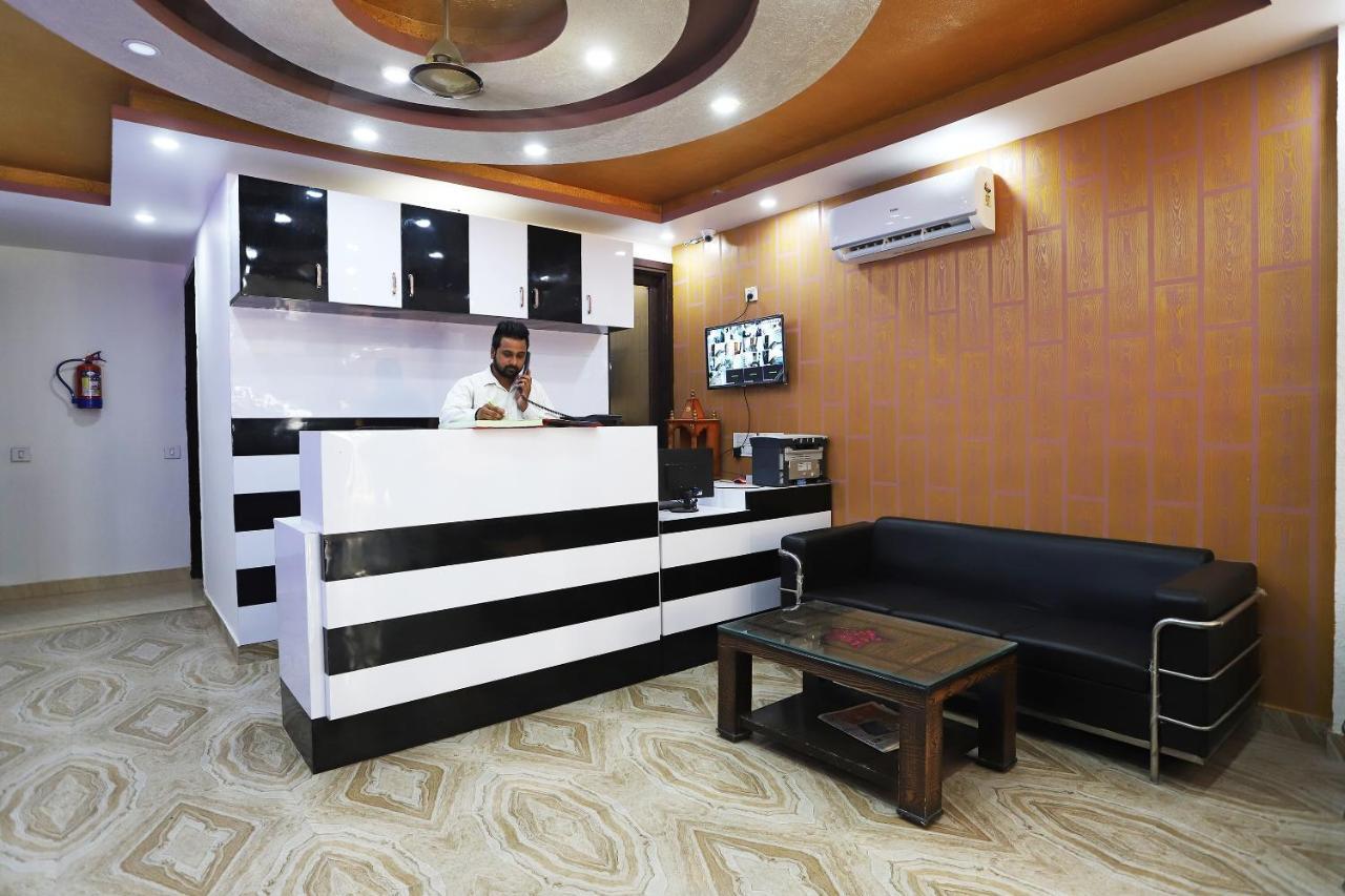 Oyo Flagship 42619 Diamond Key Hotel Delhi  Luaran gambar